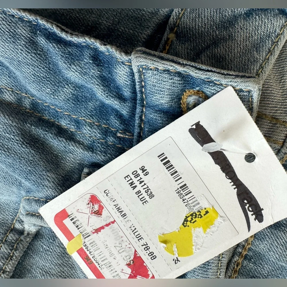 Free People We the Free Etna Blue Cropped Flare Jeans – Size 24 NWT